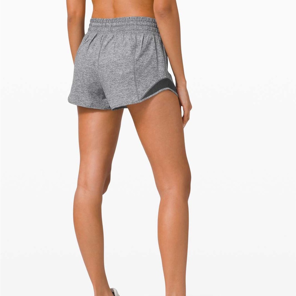 Size 4 Lulu lemon shorts length 4 hotty hot
